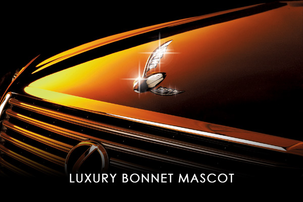 Garson Luxury Bonnet Mascot (Crystal)